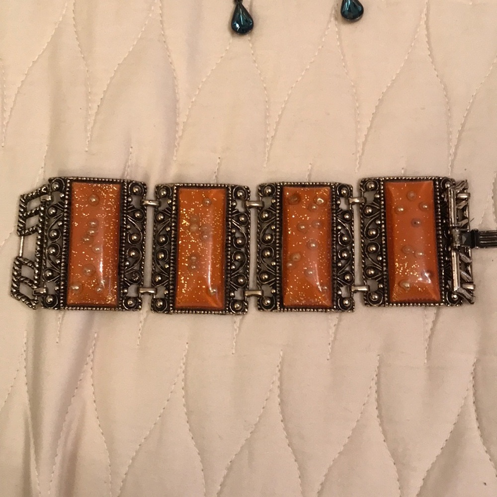 Vintage gold tone bracelet